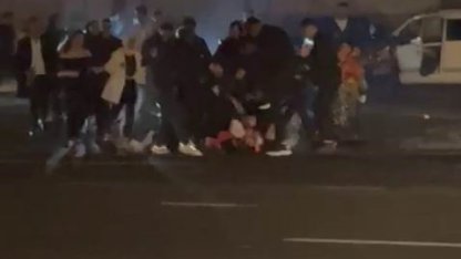 Diyarbakır’da düğün sonrası kavga: Damat, yerde yatan şahsa siper oldu