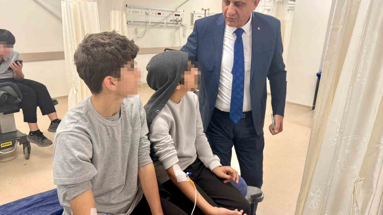 Doğum günü nedeniyle dağıtılan çikolataları yiyen 10 öğrenci hastaneye kaldırıldı