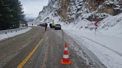 Domaniç-İnegöl karayolunda üç ayrı kaza: 5 araçta maddi hasar oluştu