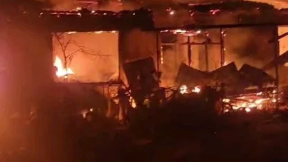 Edirne’de ahırda çıkan yangın 3 eve sıçradı