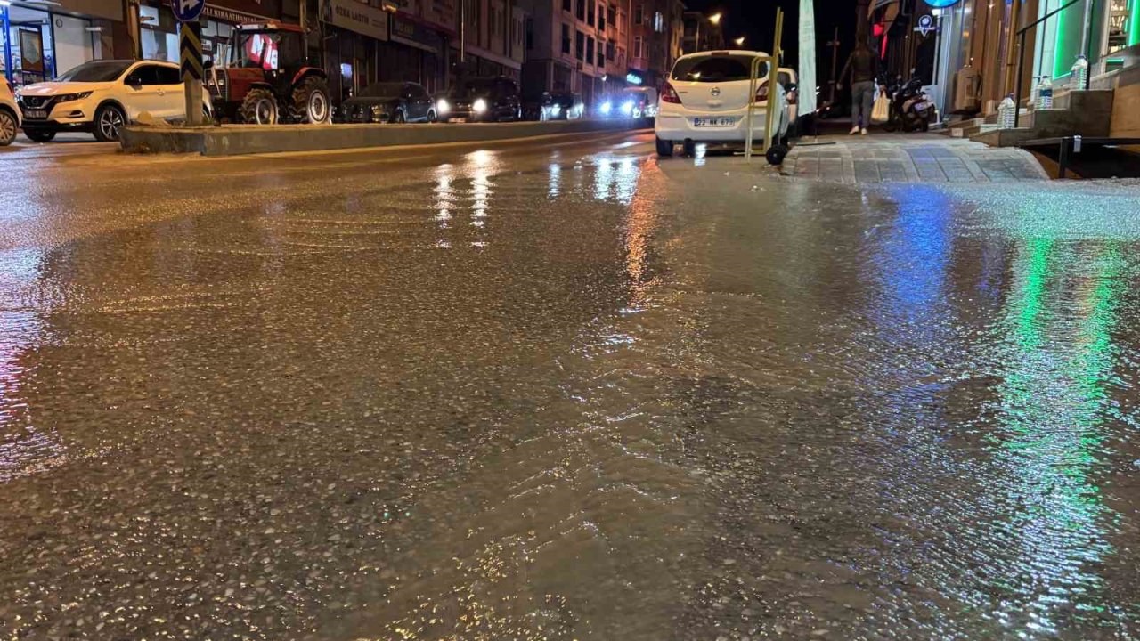 Edirne’de su borularındaki patlaklar vatandaşın tepkisini çekiyor