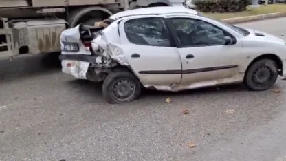 Elazığ’da iki otomobil çarpıştı: 1’i ağır 2 yaralı