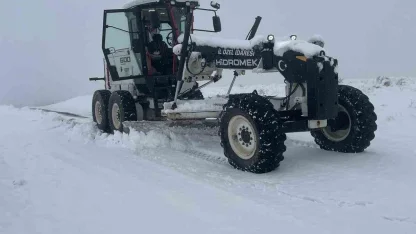 Elazığ’da kapalı köy yolu 111 oldu, ekipler çalışmalarını sürdürüyor