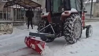 Elazığlı duyarlı vatandaşlardan karla mücadelede ekiplere destek