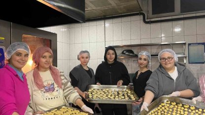 Erkekler pizza, kızlar kurabiye yaptı