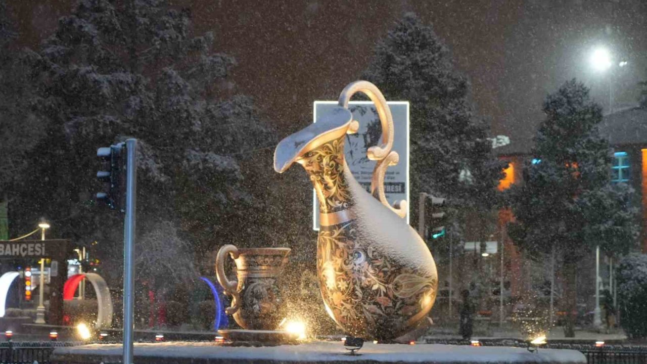 Erzincan’da kar yağışı