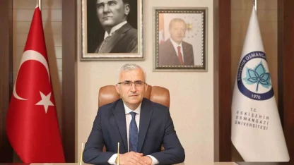 ESOGÜ Rektörü Çolak: "2026 yılının ülkemize sağlık, mutluluk ve başarılar getirmesini diliyorum"
