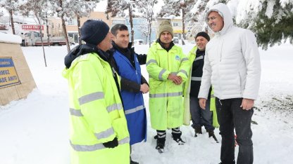Eyyübiye Belediyesi ekiplerinden kar mesaisi