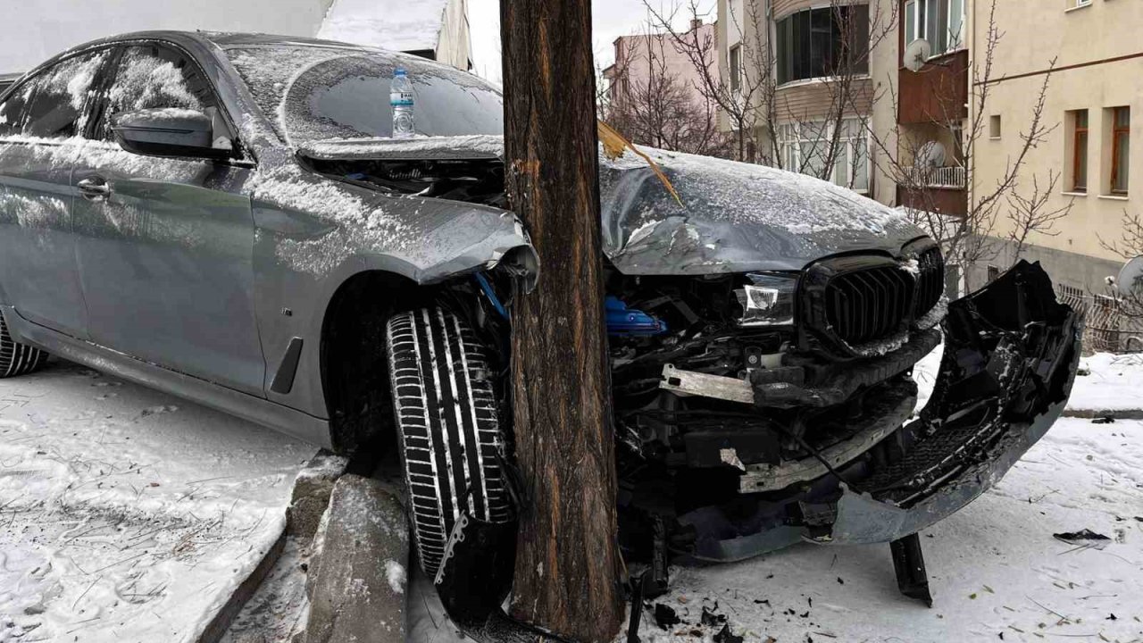 Faciayı ağaç önledi: O anlar güvenlik kameraları yansıdı