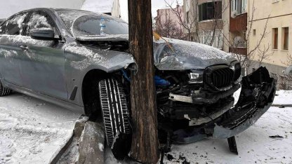 Faciayı ağaç önledi: O anlar güvenlik kameraları yansıdı