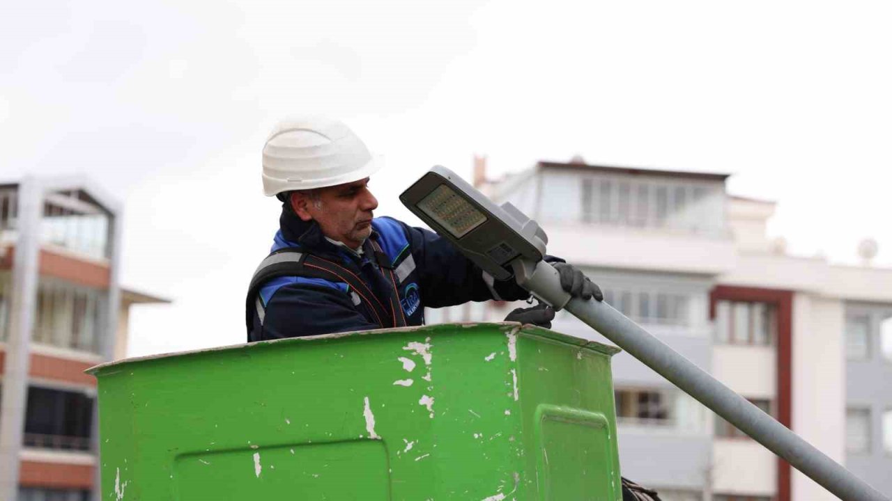 Fırat EDAŞ’tan şehir aydınlatmasına 13 milyon lirayı aşan yatırım