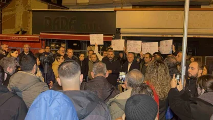 Gebze’de yıkılan binanın çevresindeki vatandaşlar raporların sonucunu bekliyor