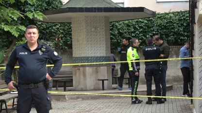 Genç kadın toplantı için beklediği dayısının silahından çıkan kurşunlarla hayatını kaybetmiş