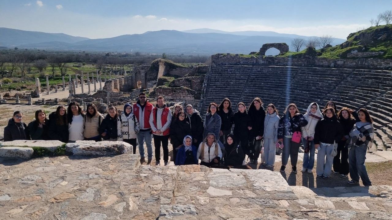 Gençler, tarih dolu bir gün geçirdi