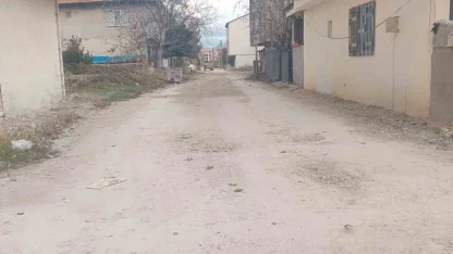 Gölbaşı ilçesinde mahallelinin asfalt tepkisi