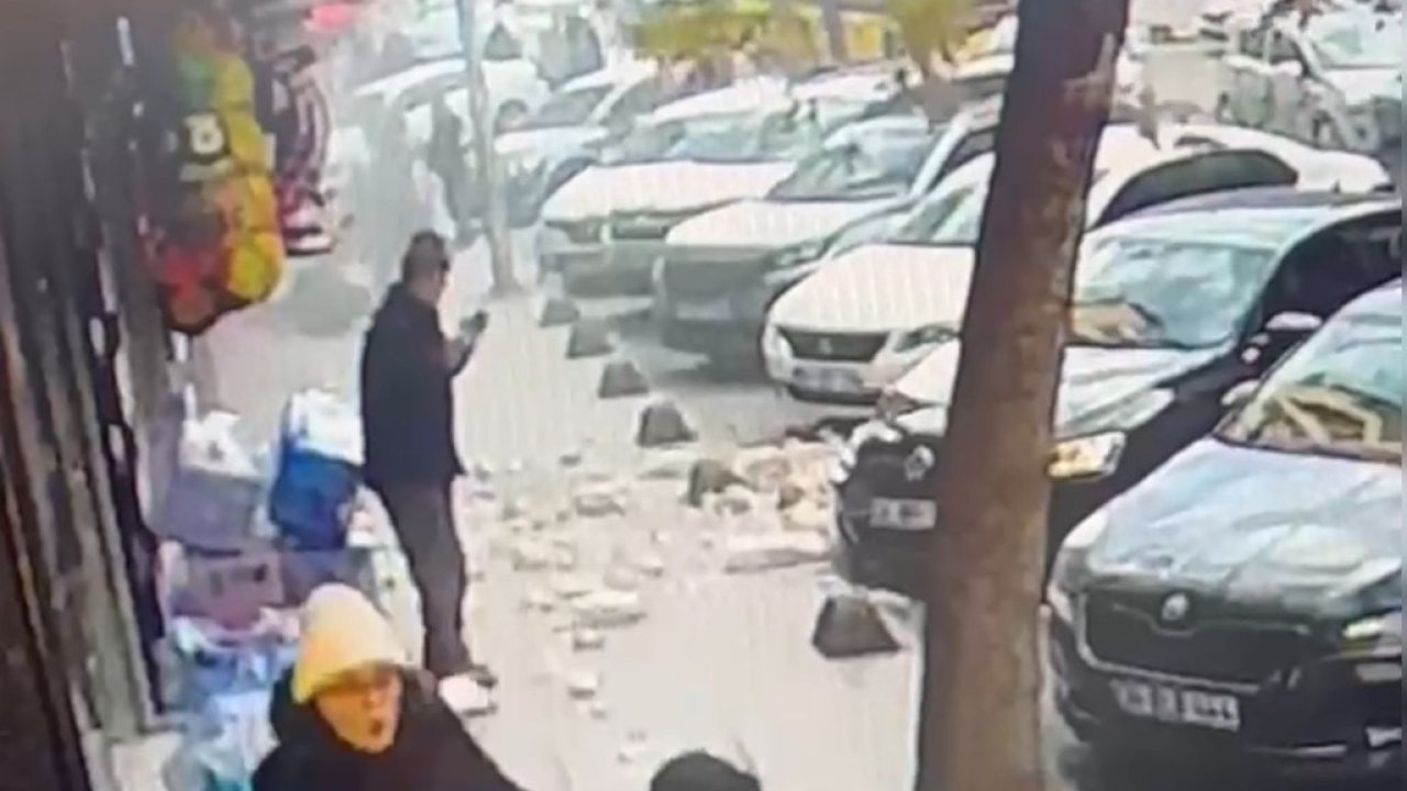 Güngören’de 5 katlı binada balkon çöktü, yayalar son anda kurtuldu