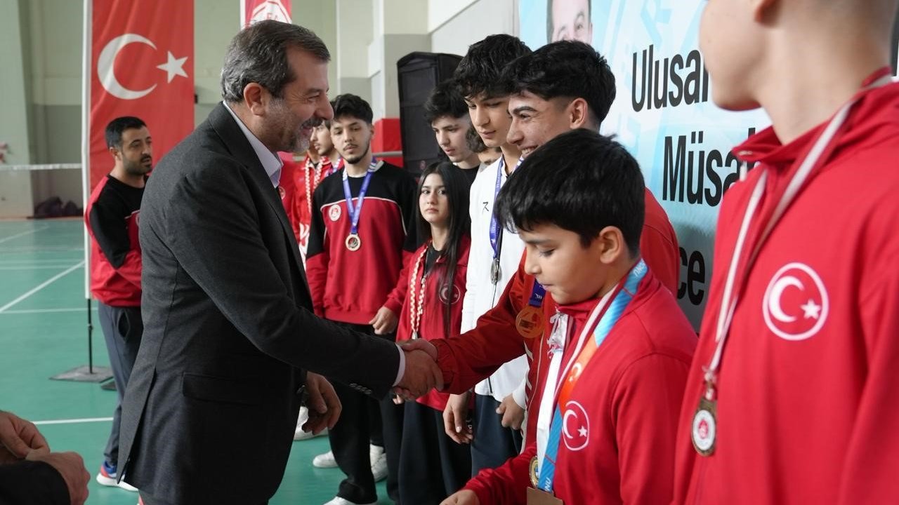 Gürsu’nun sporcularına ödül yağdı