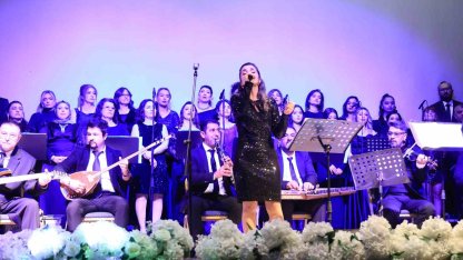 Halk korosu ilk konserini verdi