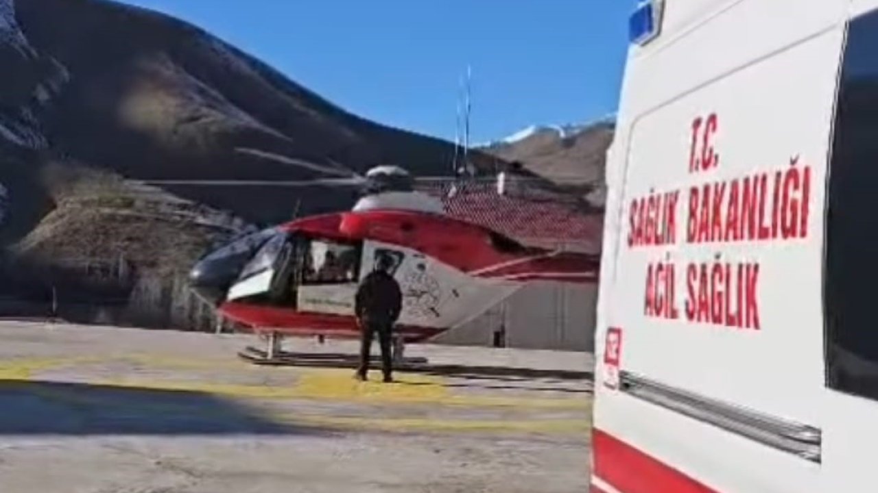Hamile kadın ambulans helikopterle Van’a getirildi