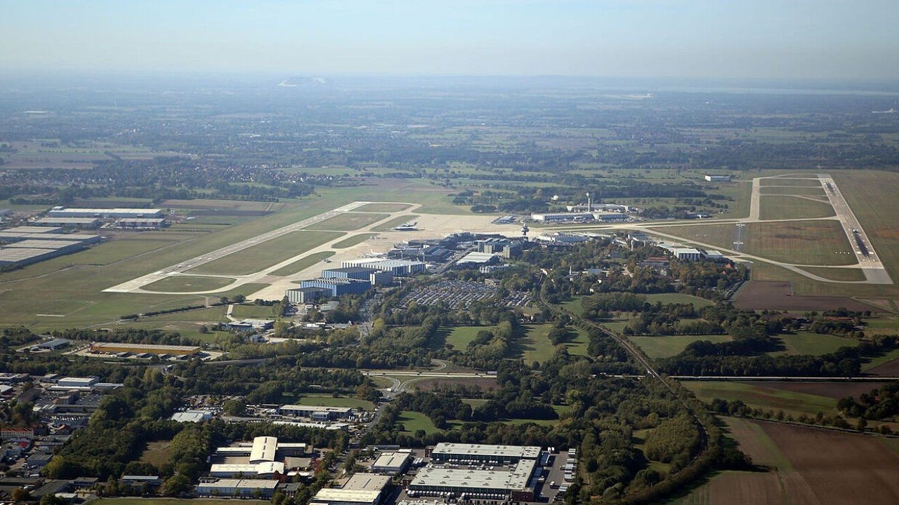 Hannover Havalimanı’nda dron tehlikesi nedeniyle uçuşlar aksadı