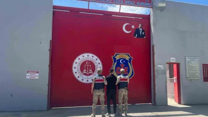 Hatay’da 30 yıl hapis cezası bulunan firari mandalina bahçesinde yakalandı