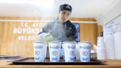 Havalar soğudu, Büyükşehir sıcak çorba dağıtımına başladı