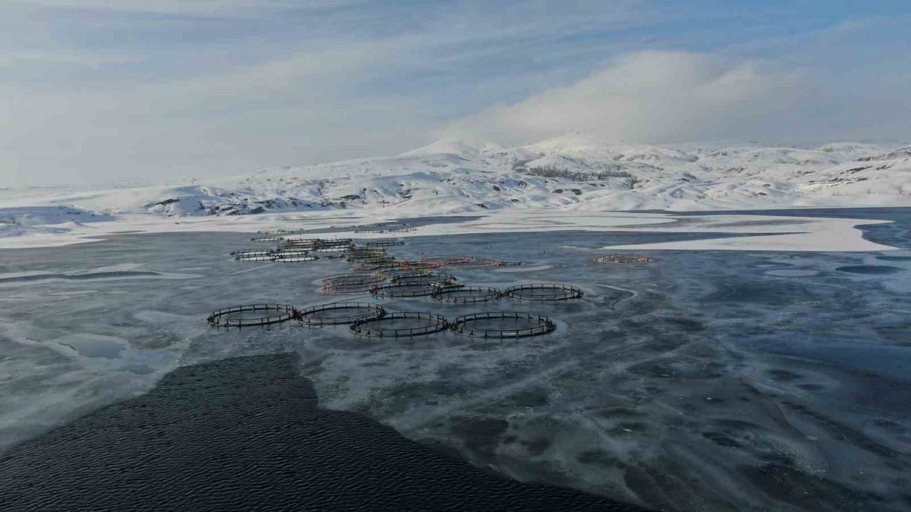İlçe adeta dondu, termometreler -19.4’ü gösterdi