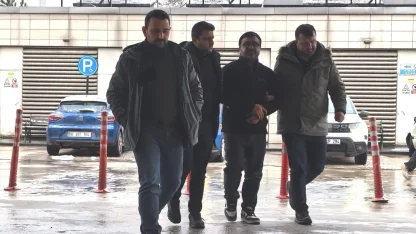 İnegöl’de 11 yıl hapis cezası ile aranan firariyi polis yakaladı