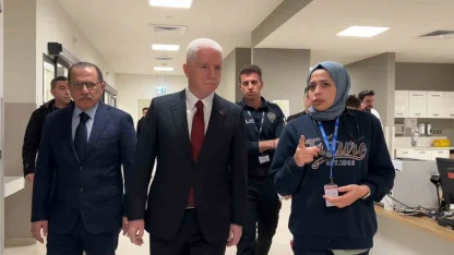 İstanbul Valisi Gül, Esenyurt’taki kazada yaralanan vatandaşları ziyaret etti