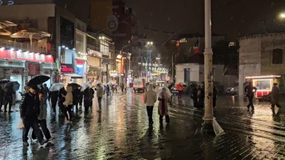 İstanbul’da kar yağışı devam ediyor