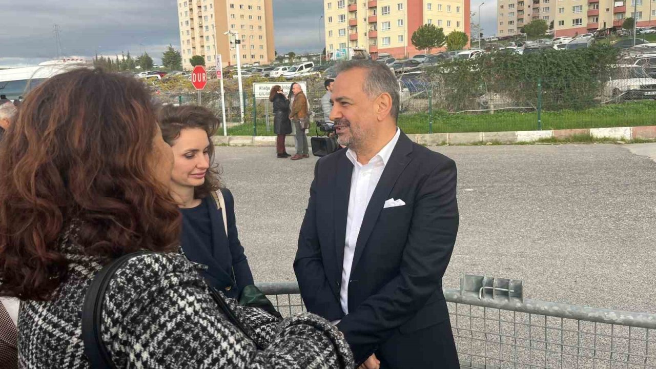 İzmir’de zimmet soruşturmasında gözaltına alınan 9 şüpheli adliyede