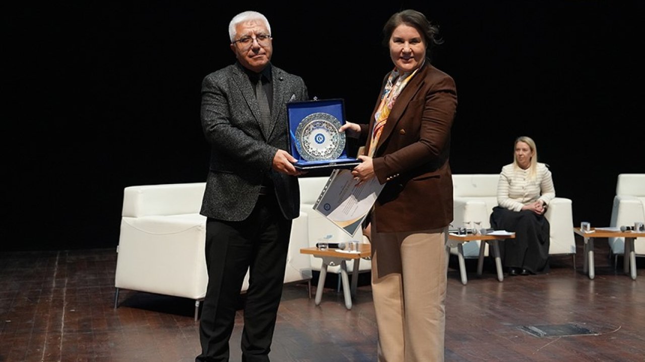 "Kadın Liderliği ve Anadolu’nun Geleceği" Uşak Üniversitesi’nde ele alındı