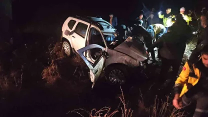 Kamyonla çarpışıp şarampole devrilen otomobil sürücüsü hayatını kaybetti