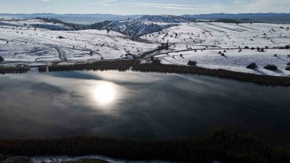 Kar ve güneş kartpostallık görüntüler oluşturdu