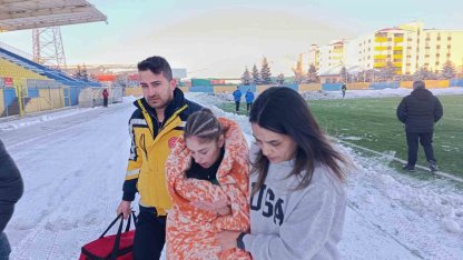 Kar ve soğuğa rağmen Ağrı Kadın Futbol Takımı’ndan 4 gollü galibiyet