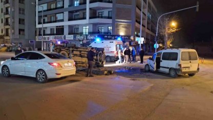 Karapınar’da iki kamyonet çarpıştı: 2 yaralı