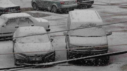 Karapınar’da kar yağışı etkili oldu