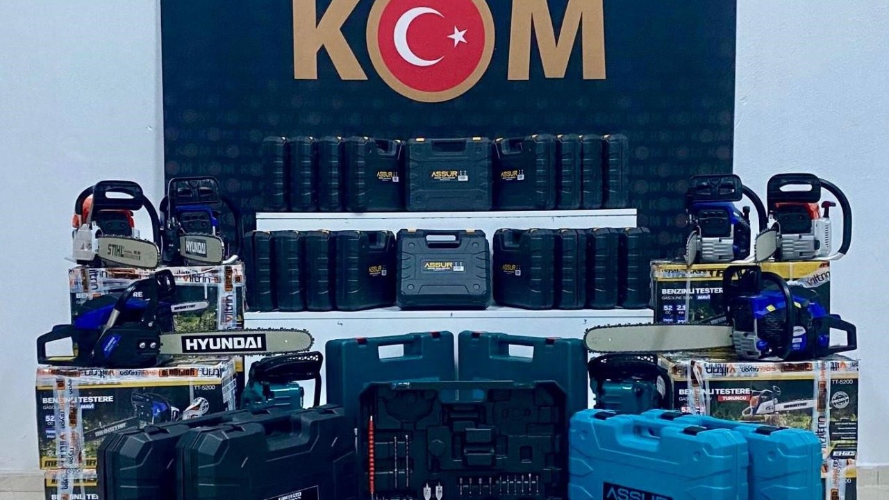 Kars’ta kaçakçılık operasyonu: Çok sayıda tütün ve elektronik malzeme ele geçirildi