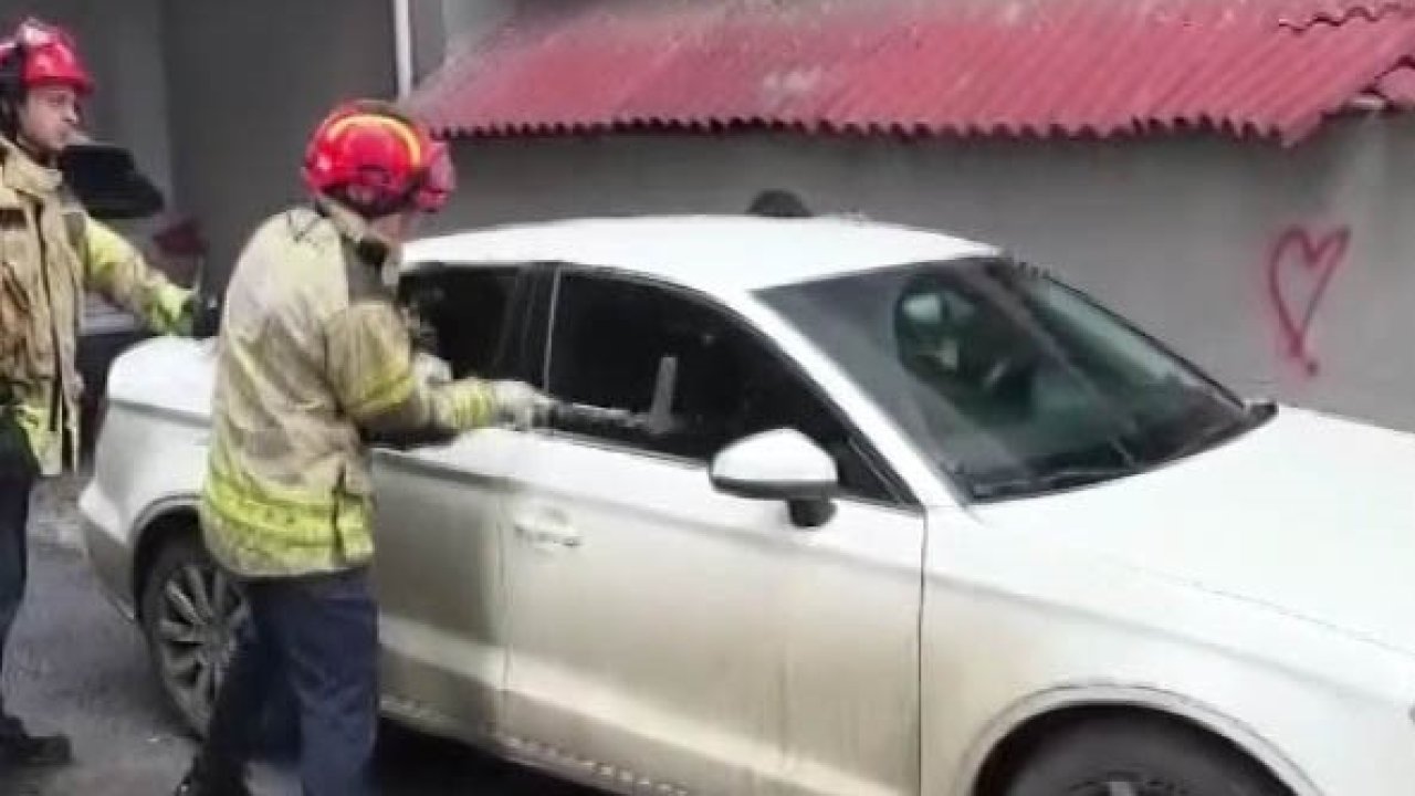 Kaynarca’da araç içinde mahsur kalan çocuk itfaiye tarafından kurtarıldı