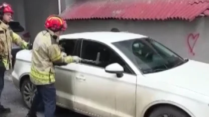 Kaynarca’da araç içinde mahsur kalan çocuk itfaiye tarafından kurtarıldı