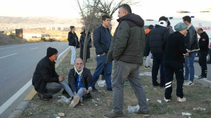 Kırıkkale’de 3 servis aracı çarpıştı: 10 yaralı