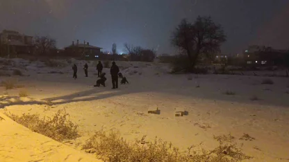 Kırşehir’de kar yağışı başladı, çocuklar kendini dışarı attı