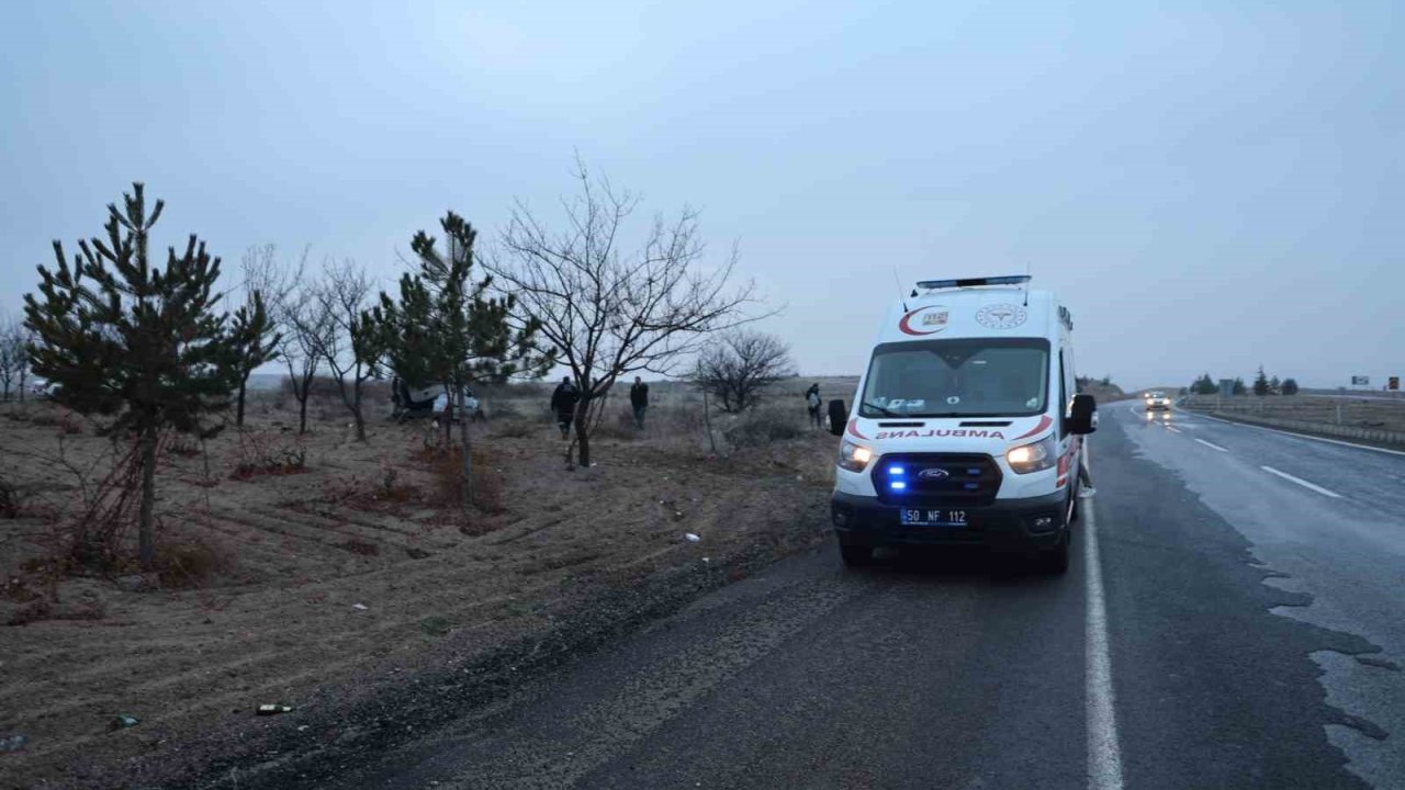 Kontrolden çıkan hafif ticari araç takla attı: 1 yaralı