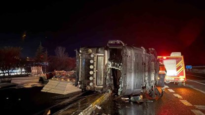 Konya’da otomobil tır ile çarpıştı: 1 yaralı