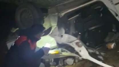 Köpekten kaçmak isterken takla attı