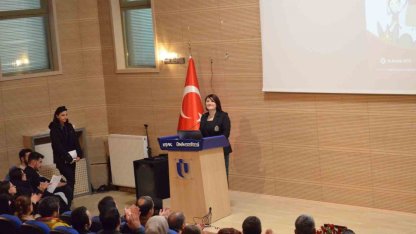 Koruyucu aileler deneyimlerini gençlerle paylaştı