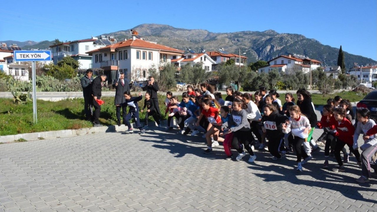 Köyceğiz’de Atatürk yol koşusu yapıldı