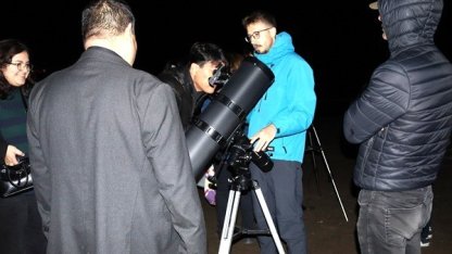 Köyceğiz’de öğrenciler Ay’ı teleskopla inceledi