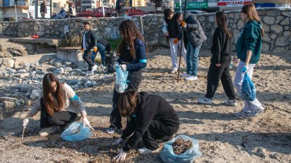 Kuşadası’nda Sökeli öğrencilerden çevreci etkinlik