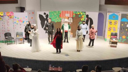 Kütahya’da "Bir Dürüstlük Hikâyesi" adlı çocuk tiyatrosu öğrencilerle buluştu